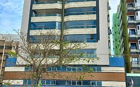 Excelente 3 quartos com suite, Wi-Fi, na Beira Mar em localização privilegiada